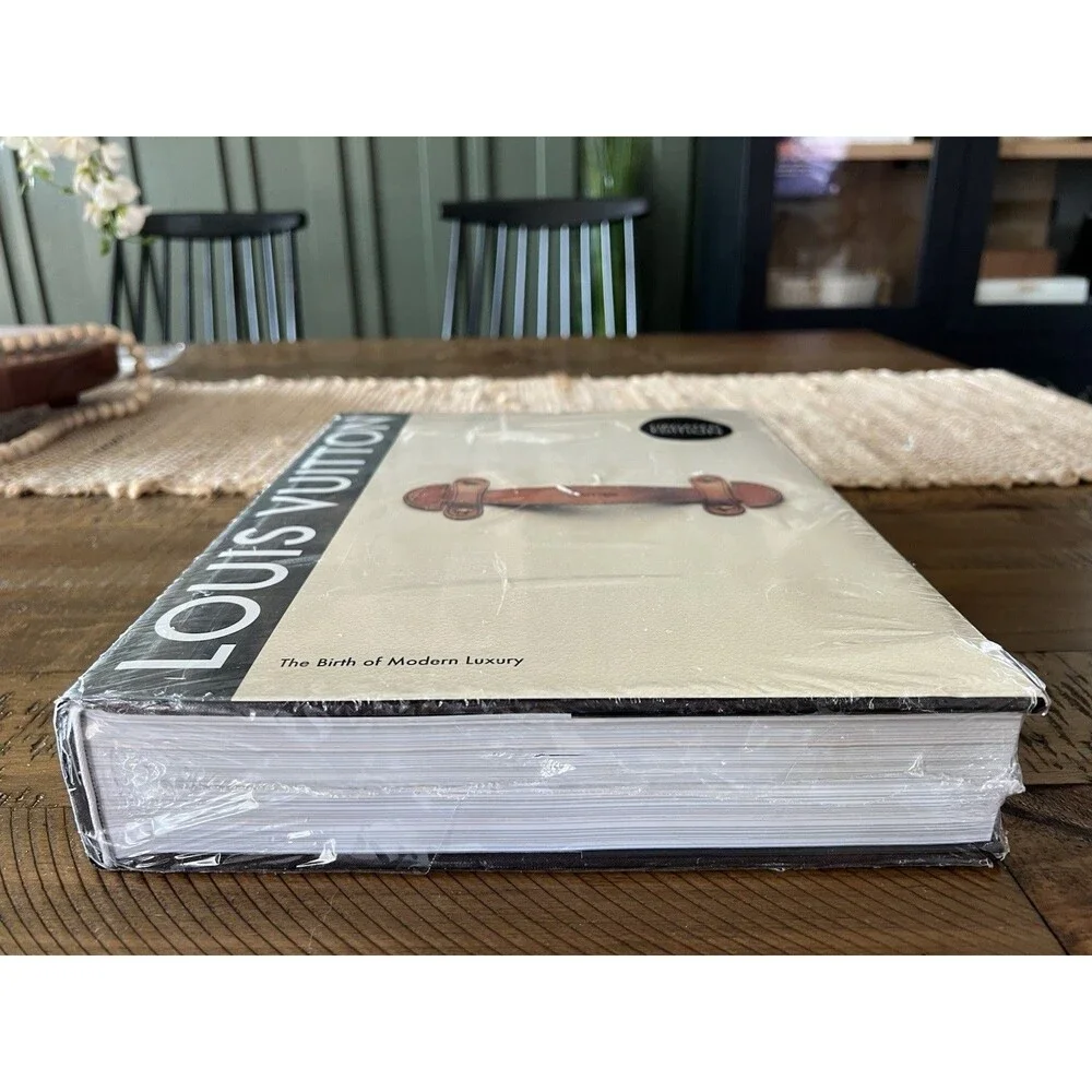 Louis Vuitton: The Birth of Modern Luxury – Updated Edition (Hardcover)